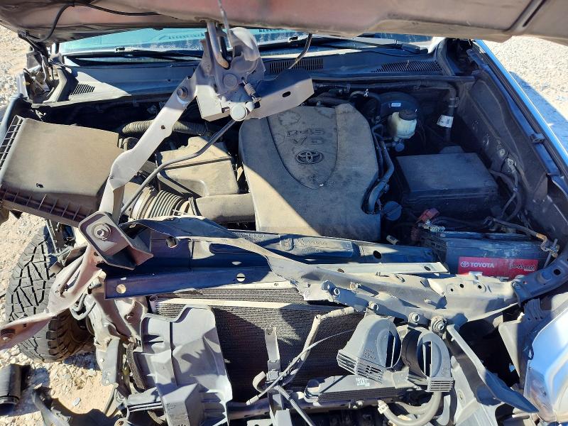 Фото 11 - TOYOTA TACOMA