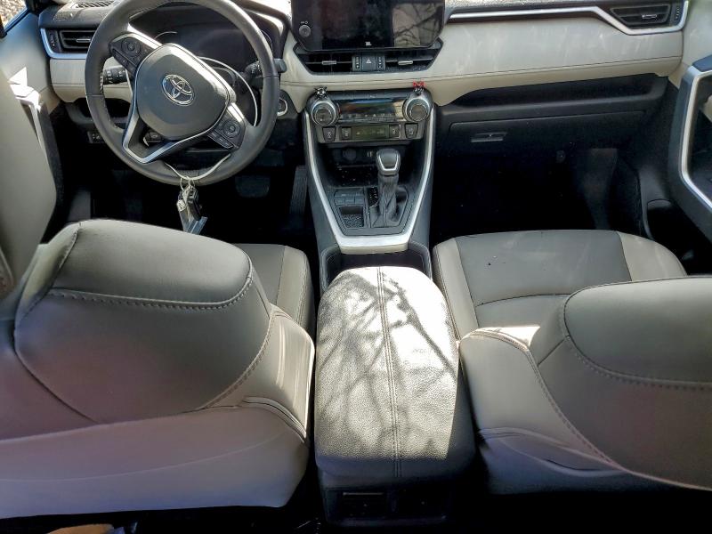 Фото 8 - TOYOTA RAV4