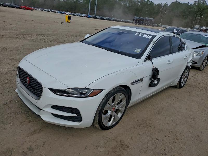 Фото 1 - JAGUAR XE