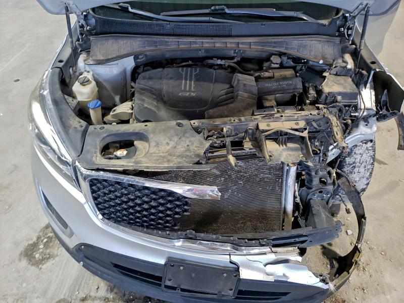 Фото 12 - KIA SORENTO