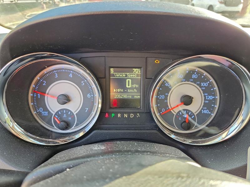 Фото 9 - CHRYSLER MINIVAN