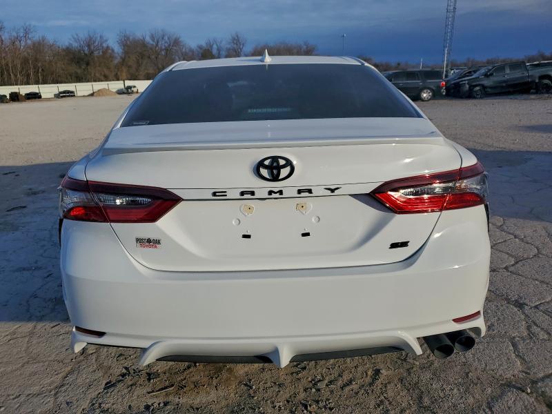 Фото 6 - TOYOTA CAMRY