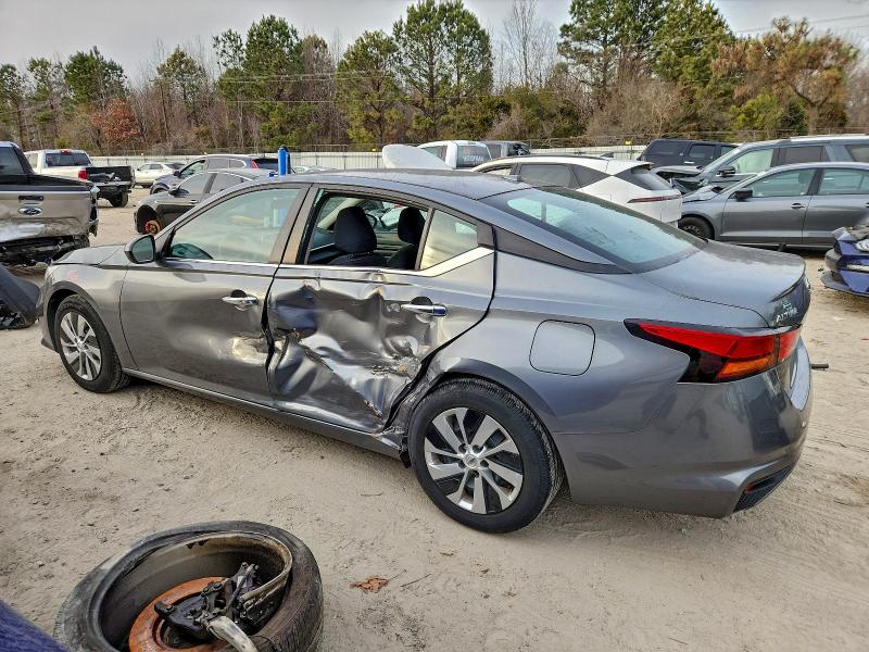 Фото 2 - NISSAN ALTIMA