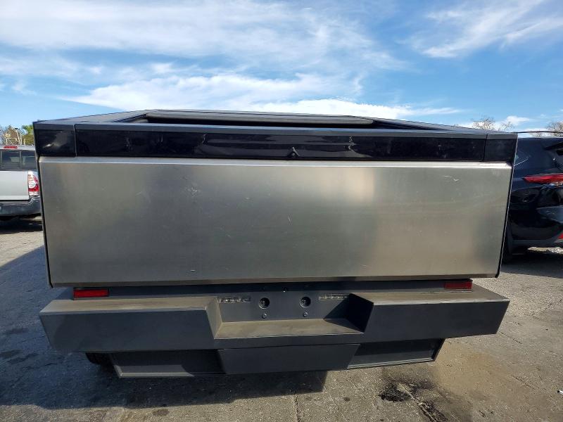 Фото 6 - TESLA CYBERTRUCK