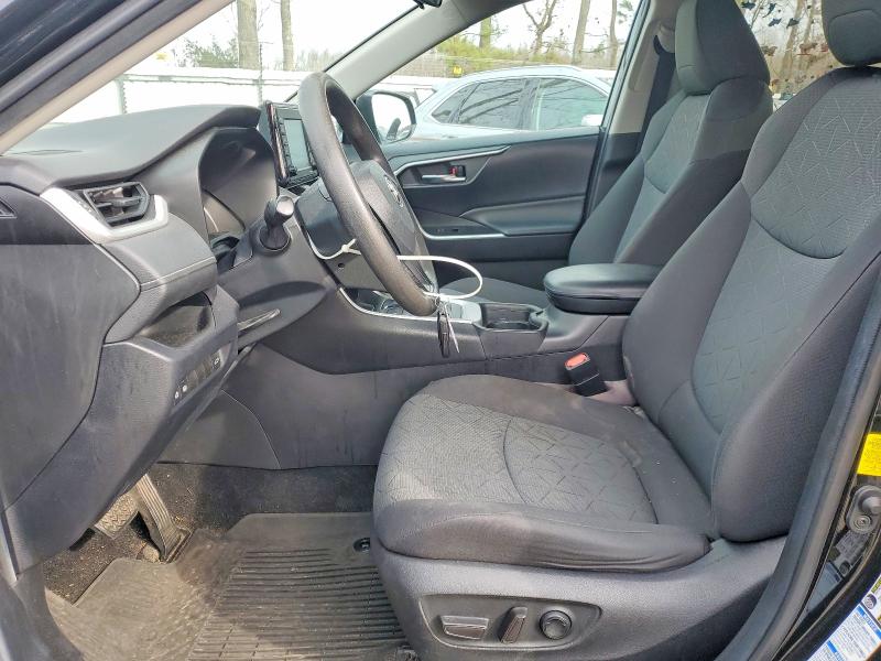 Фото 7 - TOYOTA RAV4