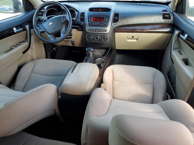 Фото 8 - KIA SORENTO