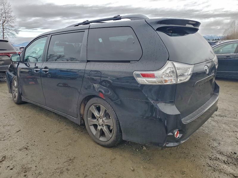 Фото 2 - TOYOTA SIENNA