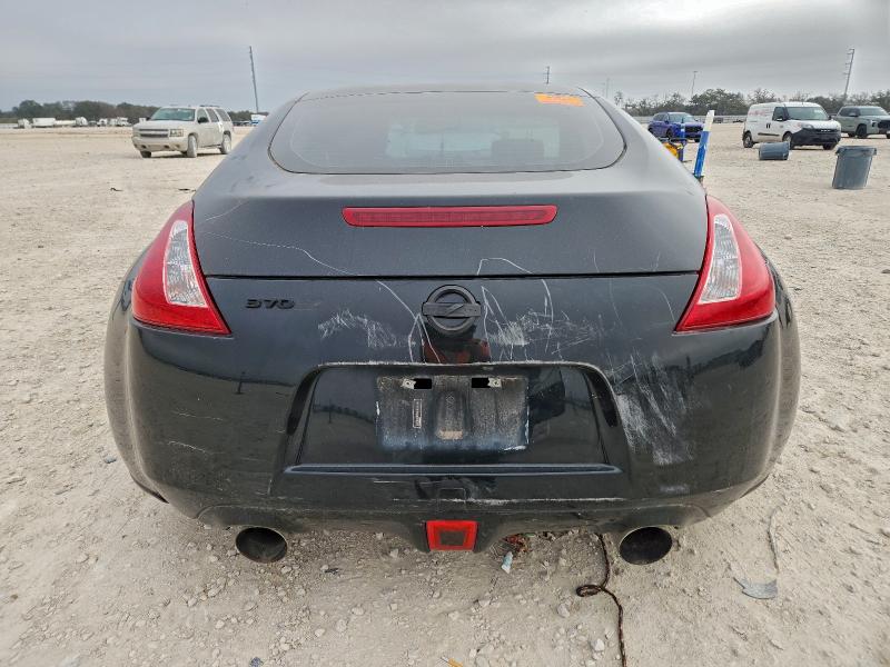 Фото 6 - NISSAN 370Z