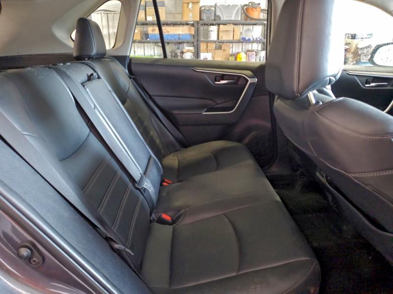 Фото 11 - TOYOTA RAV4