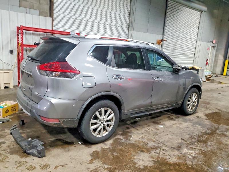 Фото 3 - NISSAN ROGUE