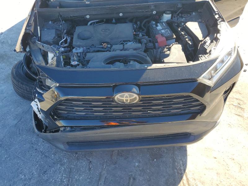 Фото 12 - TOYOTA RAV4