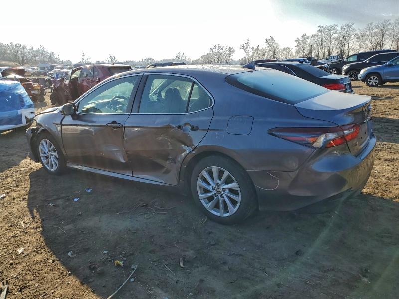 Фото 2 - TOYOTA CAMRY