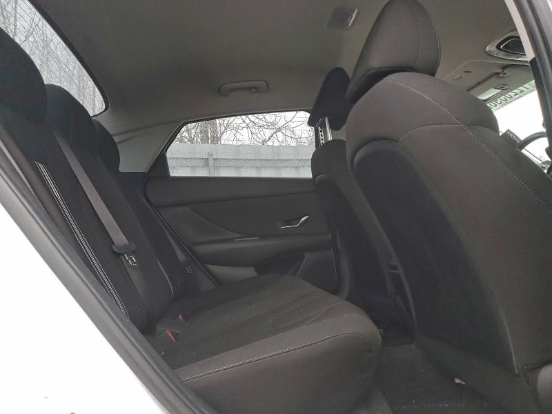 Фото 10 - HYUNDAI ELANTRA