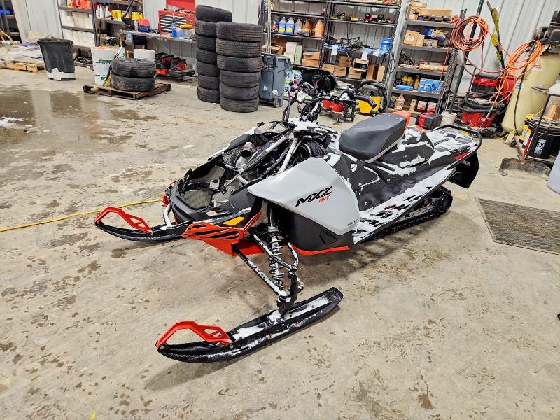 SKI-DOO SNOWMOBILE 2022