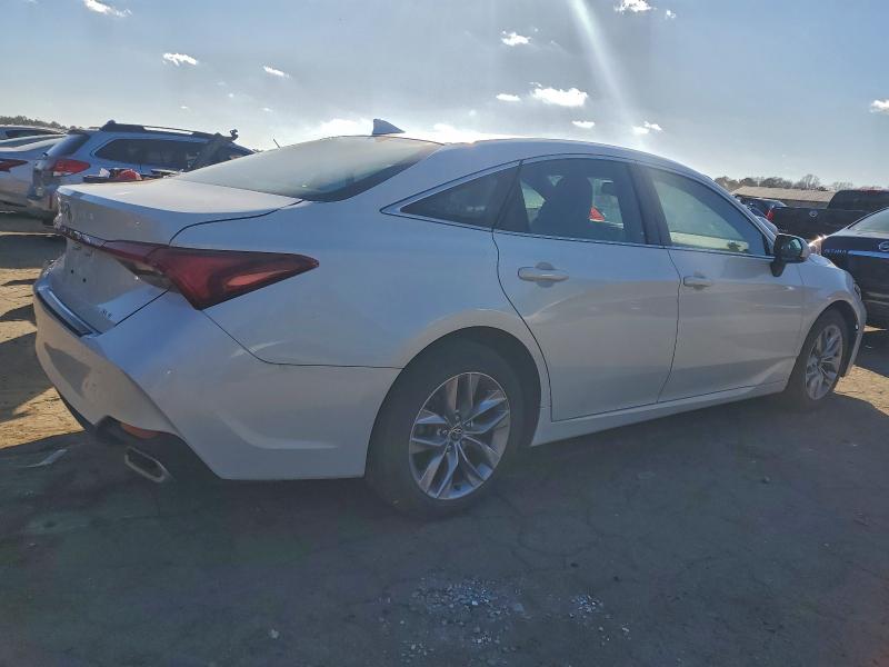 Фото 3 - TOYOTA AVALON