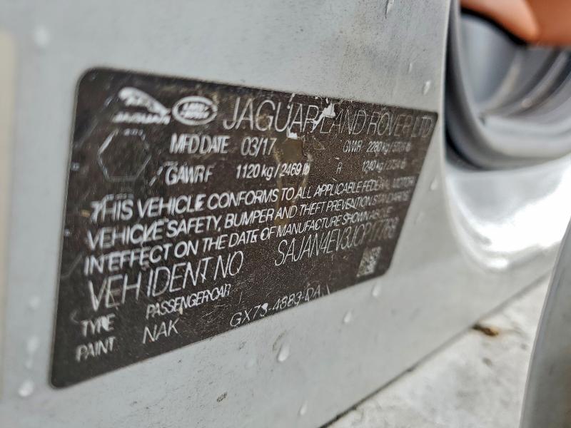 Фото 12 - JAGUAR XE
