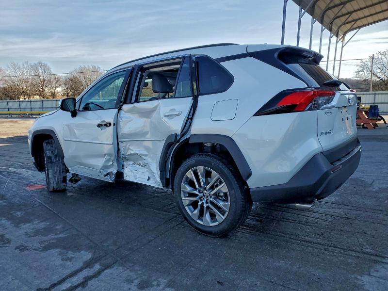 Фото 2 - TOYOTA RAV4