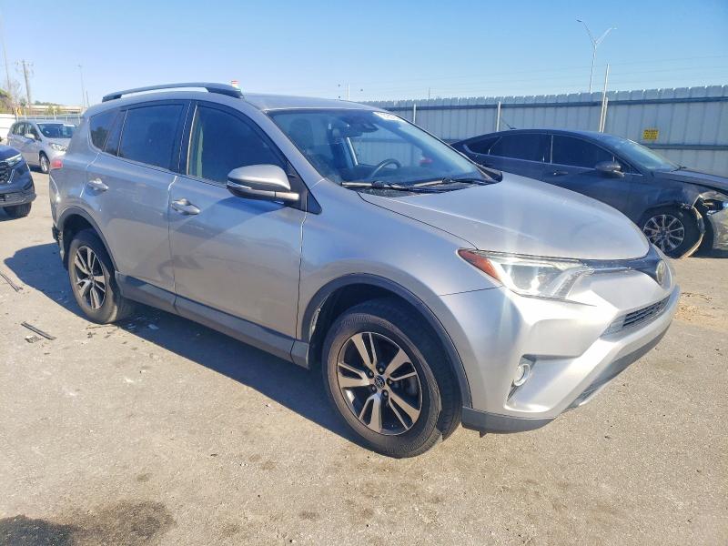 Фото 4 - TOYOTA RAV4