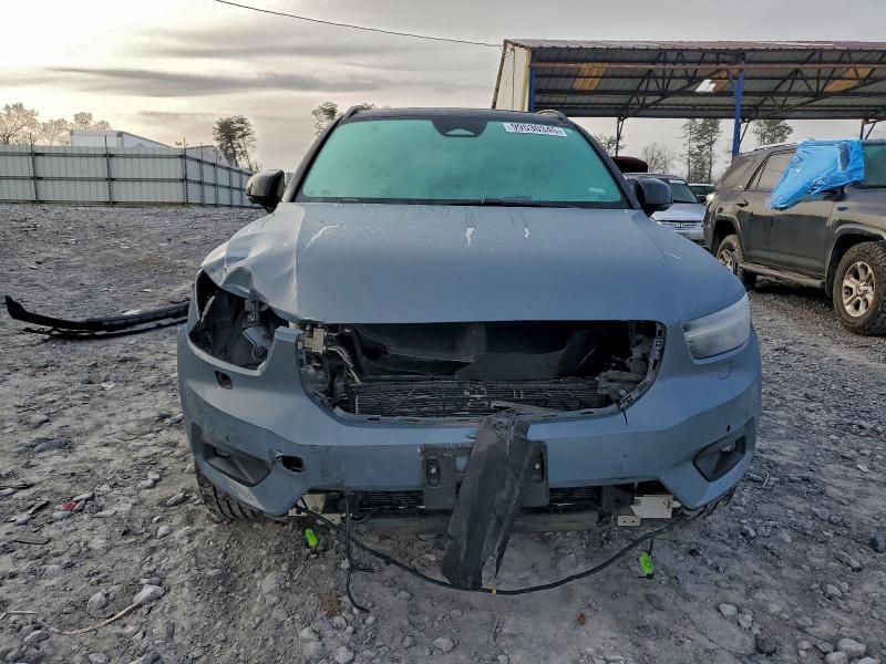 Фото 5 - VOLVO XC40