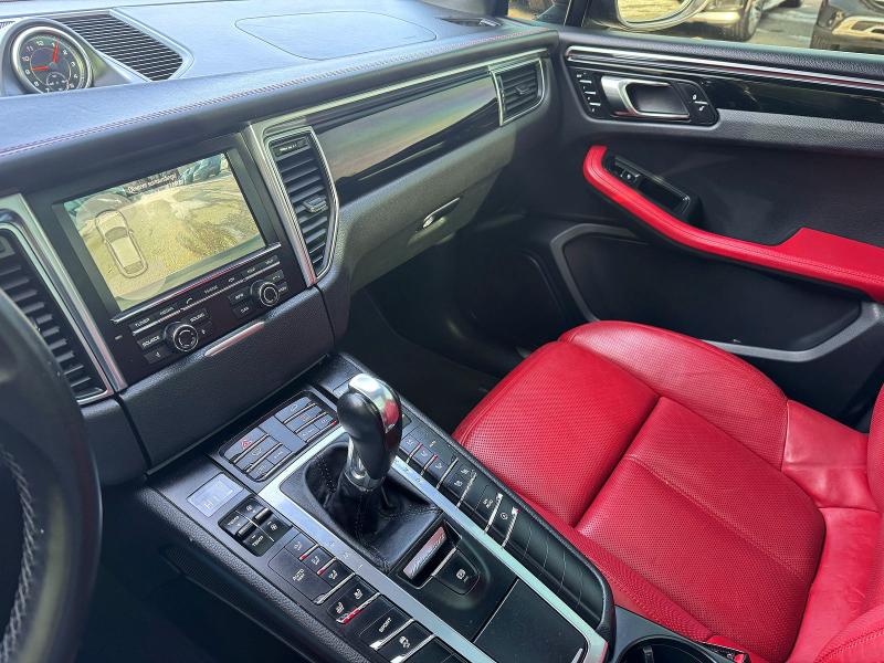 Фото 11 - PORSCHE MACAN