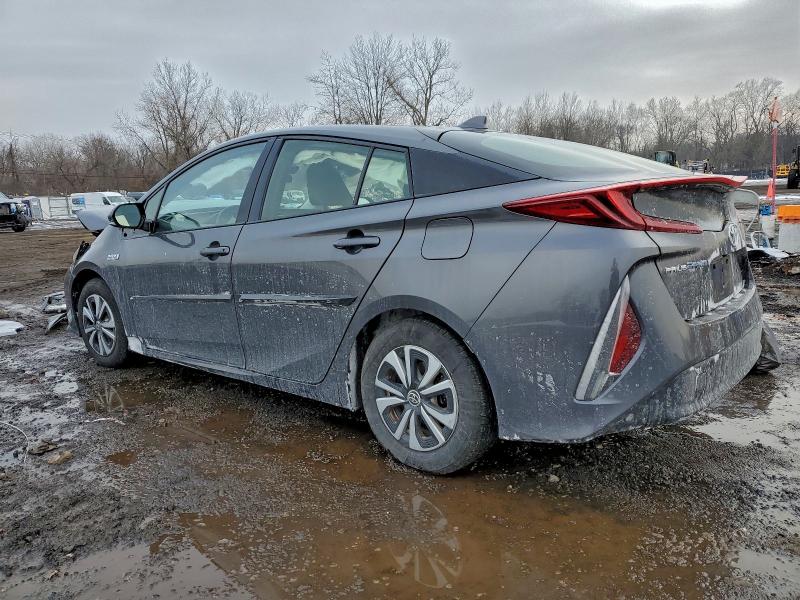 Фото 2 - TOYOTA PRIUS