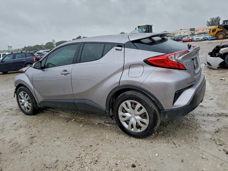 Фото 2 - TOYOTA C-HR
