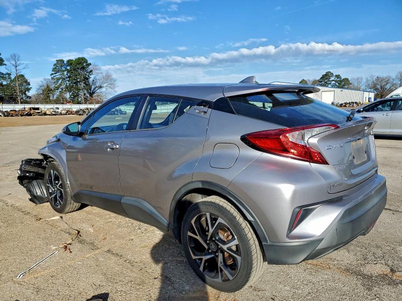 Фото 2 - TOYOTA C-HR