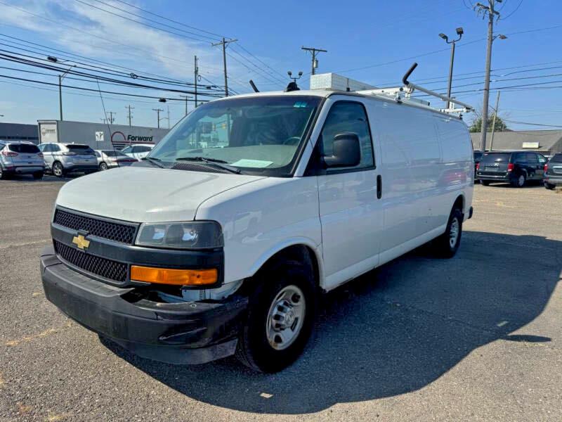 Фото 2 - CHEVROLET EXPRESS
