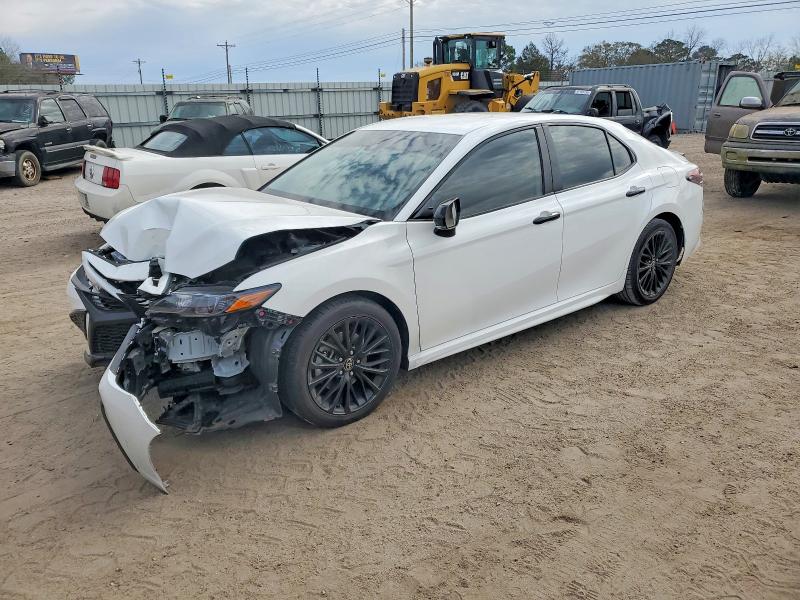 Фото 1 - TOYOTA CAMRY
