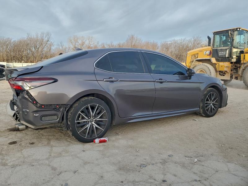 Фото 3 - TOYOTA CAMRY