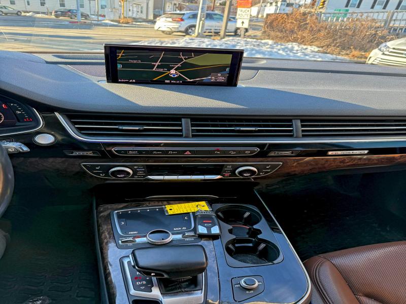 Фото 6 - AUDI Q7