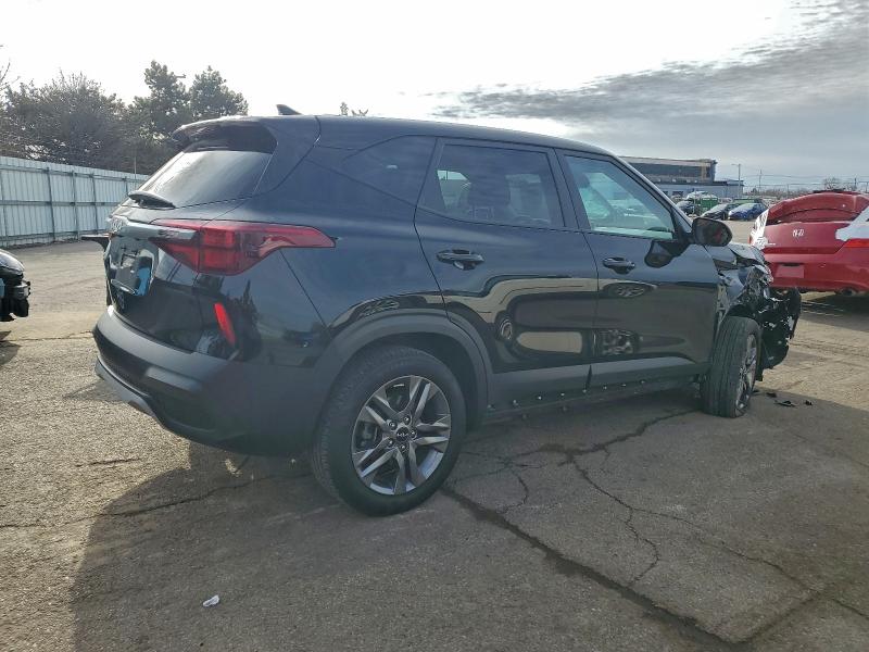 Фото 3 - KIA SELTOS