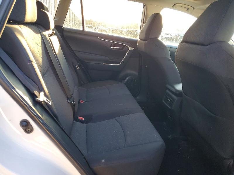 Фото 11 - TOYOTA RAV4