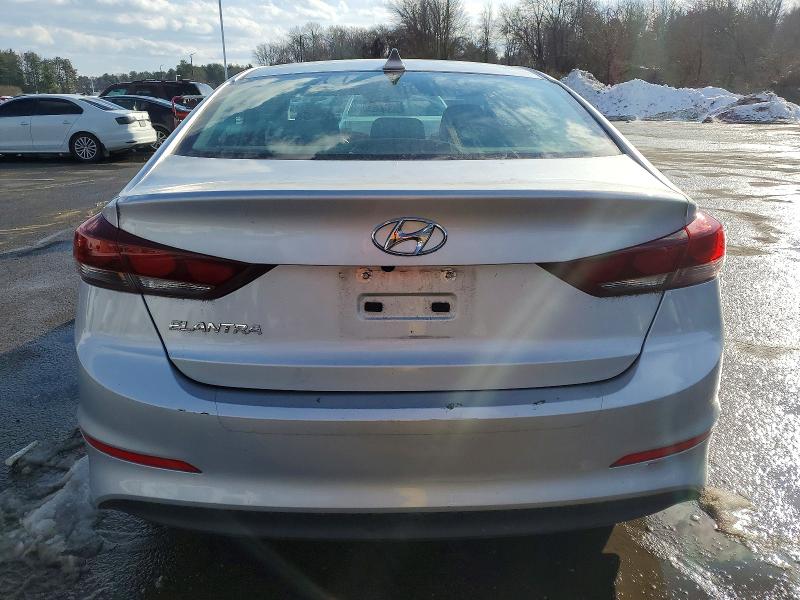 Фото 6 - HYUNDAI ELANTRA