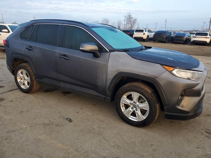 Фото 4 - TOYOTA RAV4