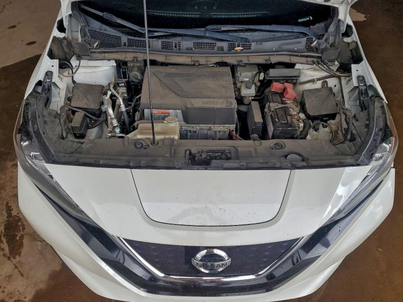 Фото 11 - NISSAN LEAF