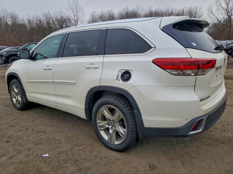 Фото 2 - TOYOTA HIGHLANDER