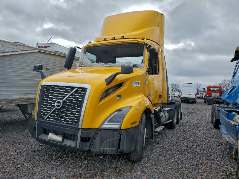 Фото 2 - VOLVO VN