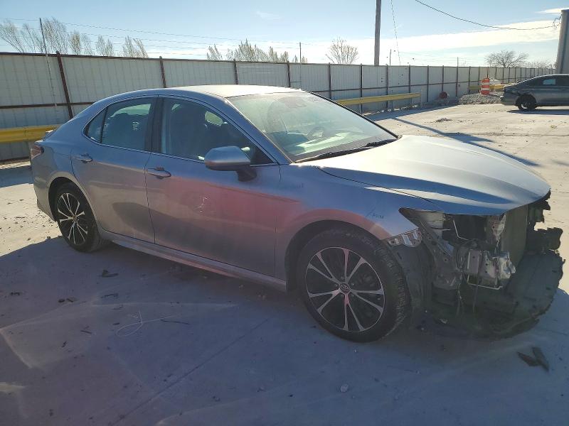 Фото 4 - TOYOTA CAMRY