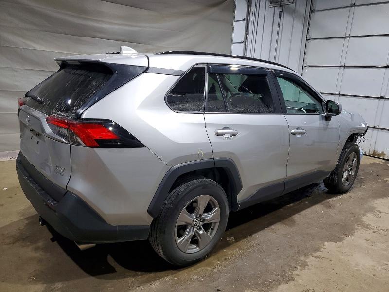 Фото 3 - TOYOTA RAV4