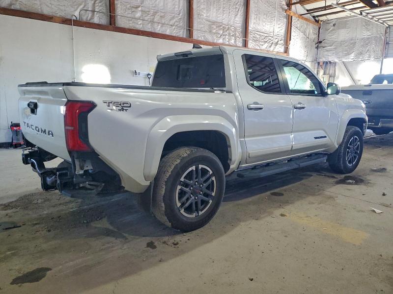 Фото 3 - TOYOTA TACOMA