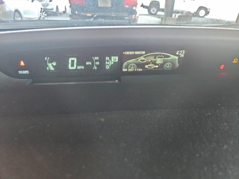 Фото 9 - TOYOTA PRIUS