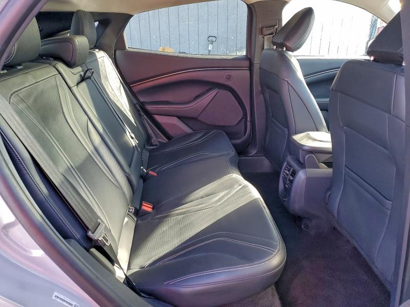 Фото 10 - FORD MUSTANG