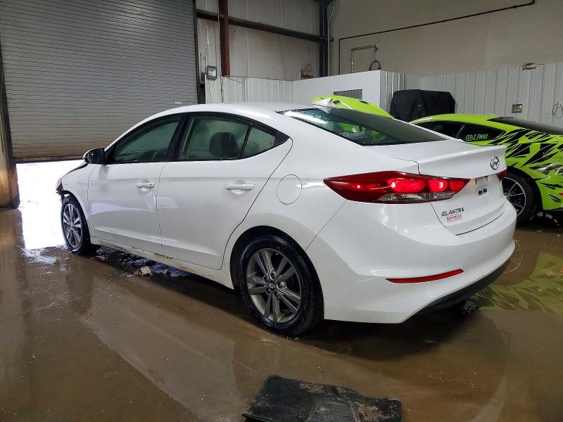 Фото 2 - HYUNDAI ELANTRA