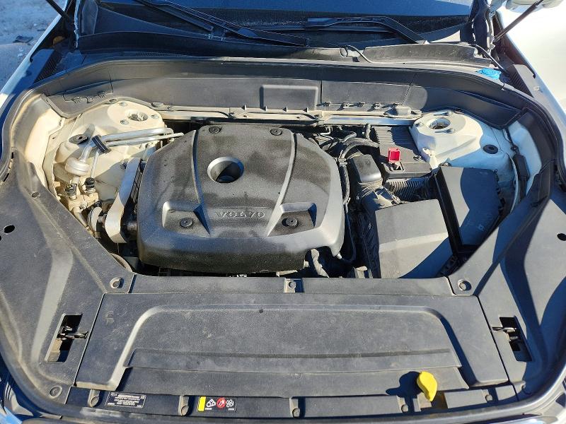 Фото 12 - VOLVO XC90