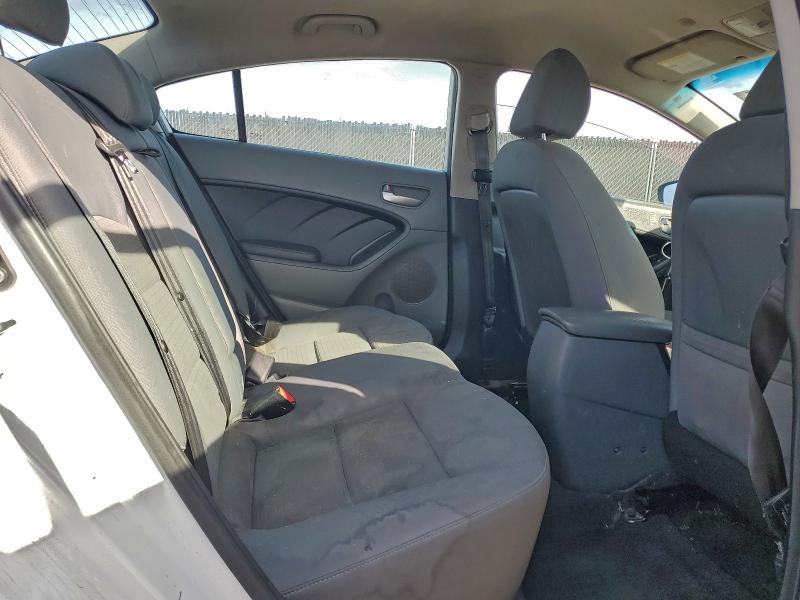 Фото 10 - KIA FORTE