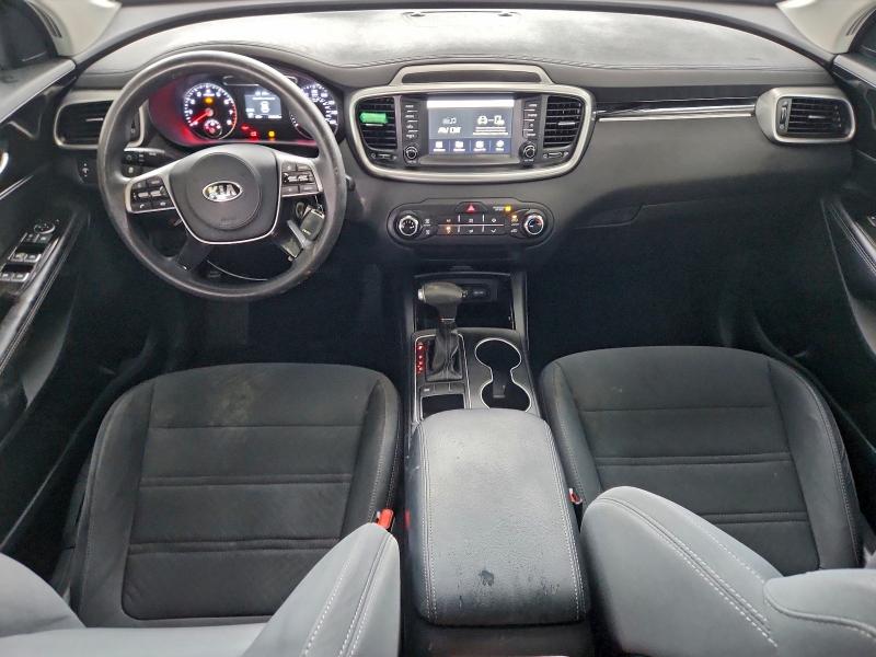 Фото 8 - KIA SORENTO