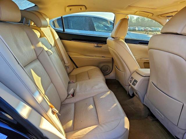 Фото 10 - LEXUS ES350