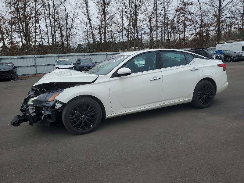 Фото 1 - NISSAN ALTIMA