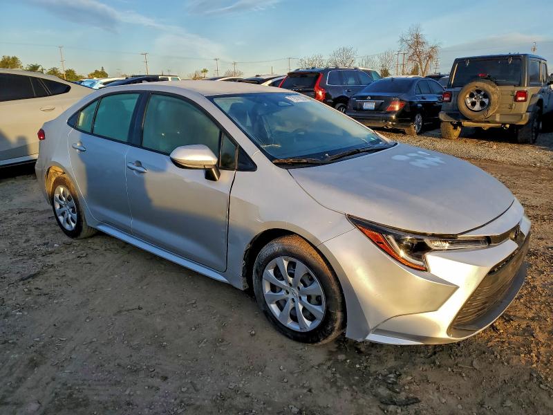 Фото 4 - TOYOTA COROLLA